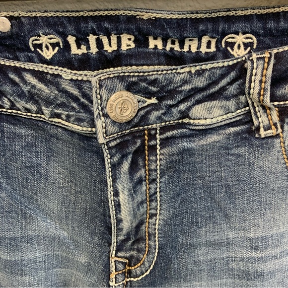 Light Jean Capris - Picture 6 of 8